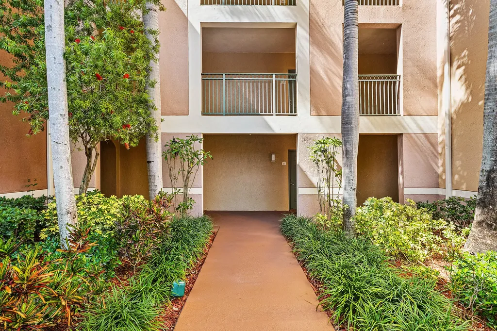 11770 St Andrews Place Wellington FL 33414