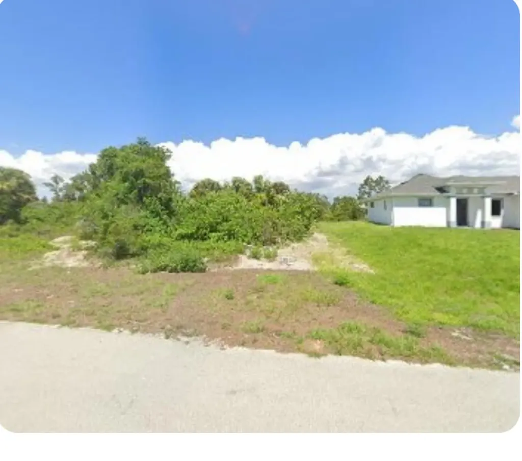 929 Oxford Avenue S Lehigh Acres FL 33974