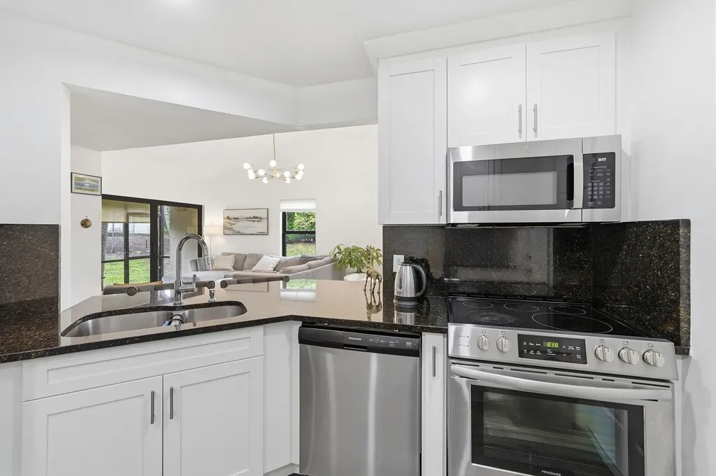 5 Via De Casas Sur Boynton Beach FL 33426