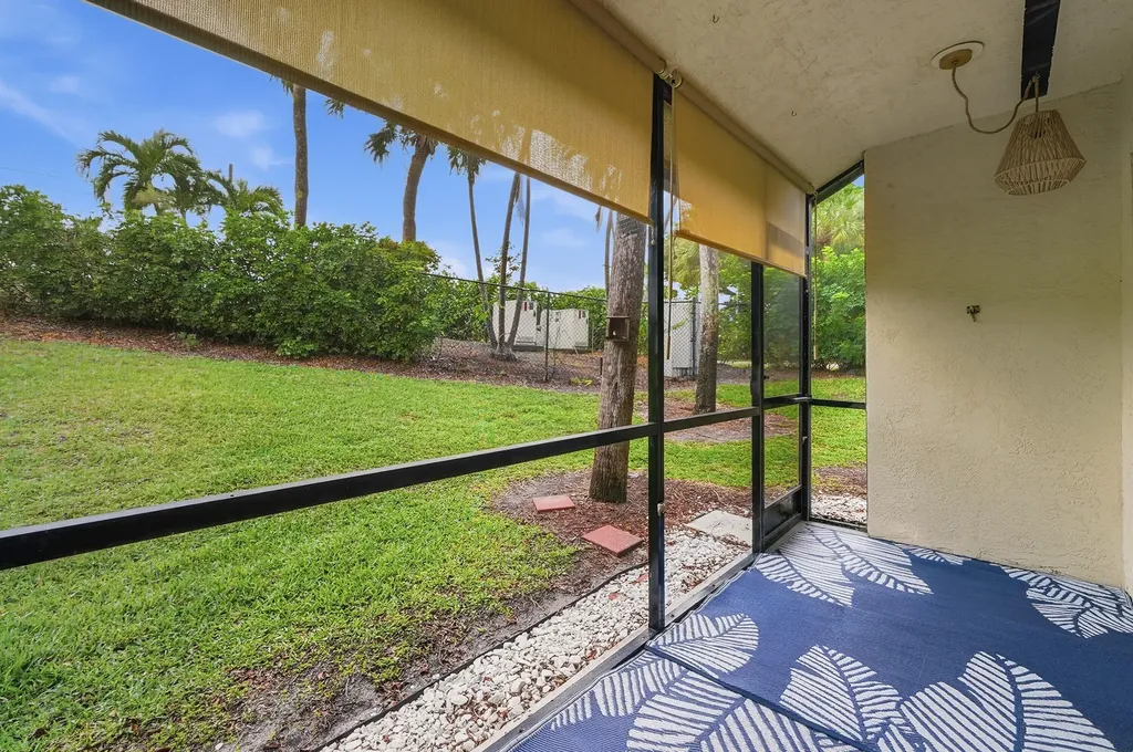 5 Via De Casas Sur Boynton Beach FL 33426