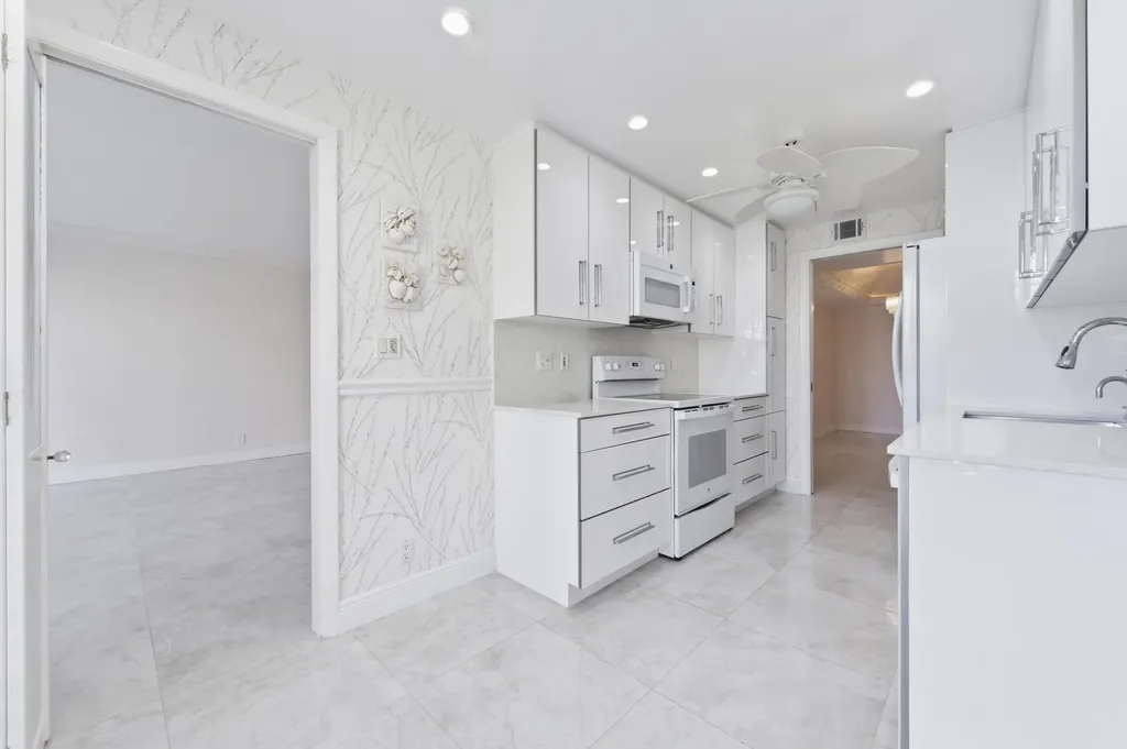 2778 S Ocean Boulevard Palm Beach FL 33480