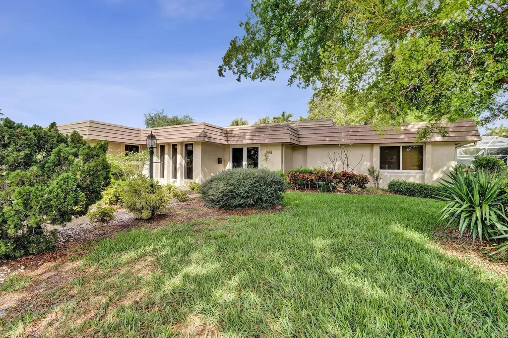 6207 Jacaranda Circle Tamarac FL 33319