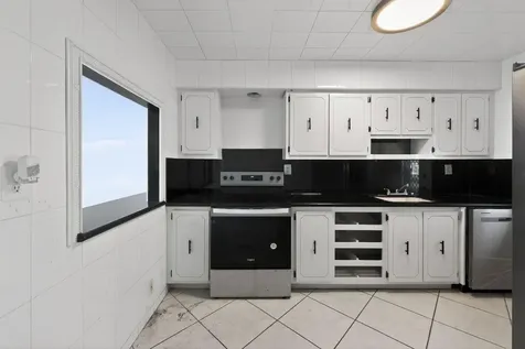 400 Golden Isle Drive Hallandale Beach FL 33009