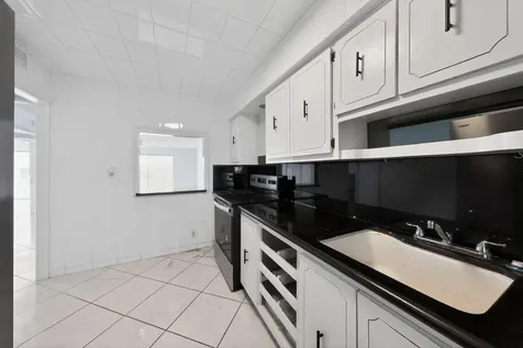 400 Golden Isle Drive Hallandale Beach FL 33009