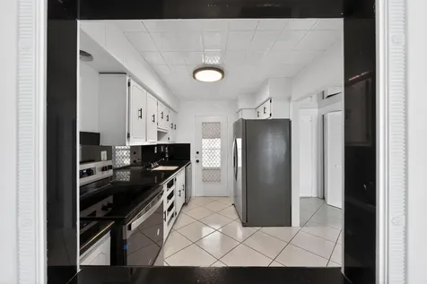 400 Golden Isle Drive Hallandale Beach FL 33009