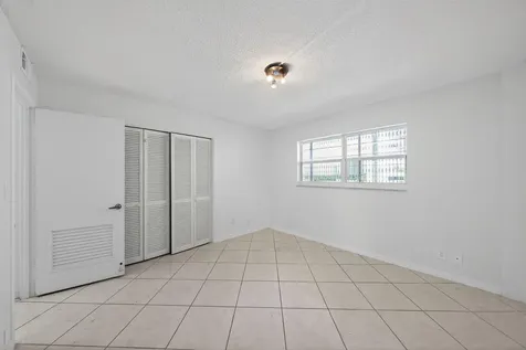 400 Golden Isle Drive Hallandale Beach FL 33009
