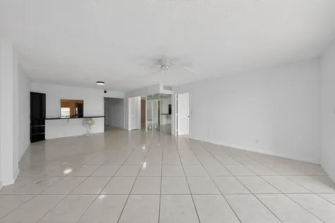 400 Golden Isle Drive Hallandale Beach FL 33009