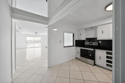 400 Golden Isle Drive Hallandale Beach FL 33009