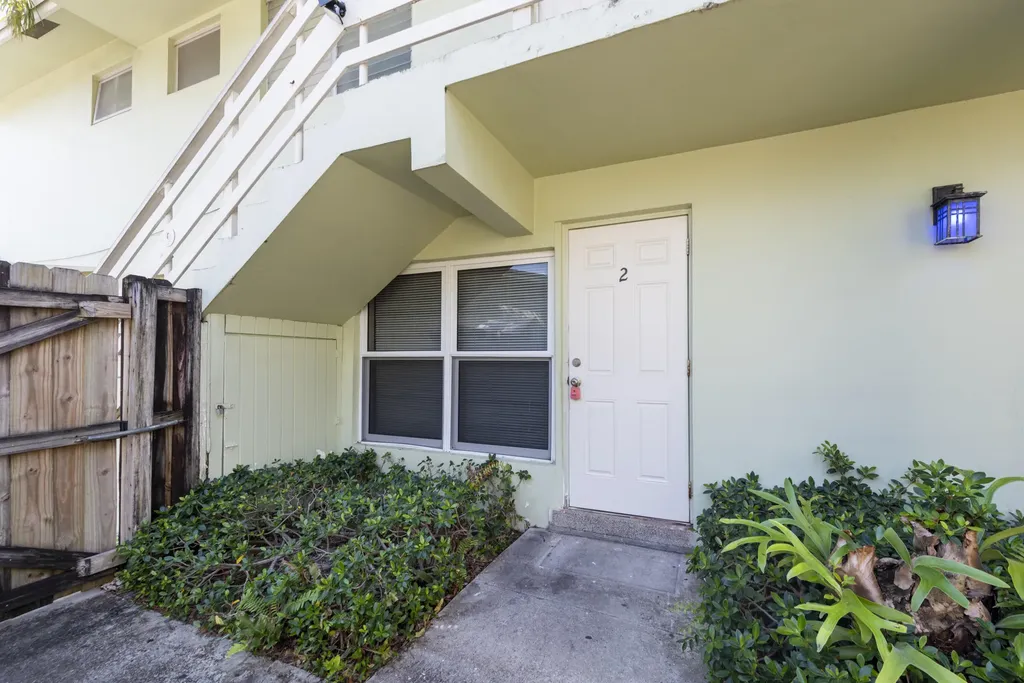 1015 NE 9th Avenue Fort Lauderdale FL 33304