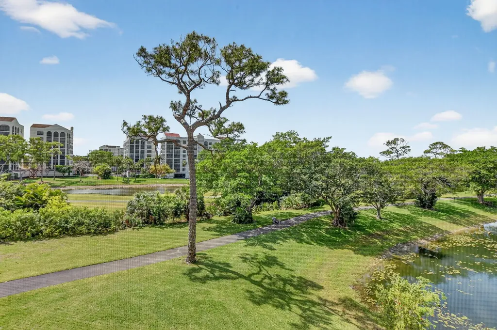 7472 La Paz Boulevard Boca Raton FL 33433