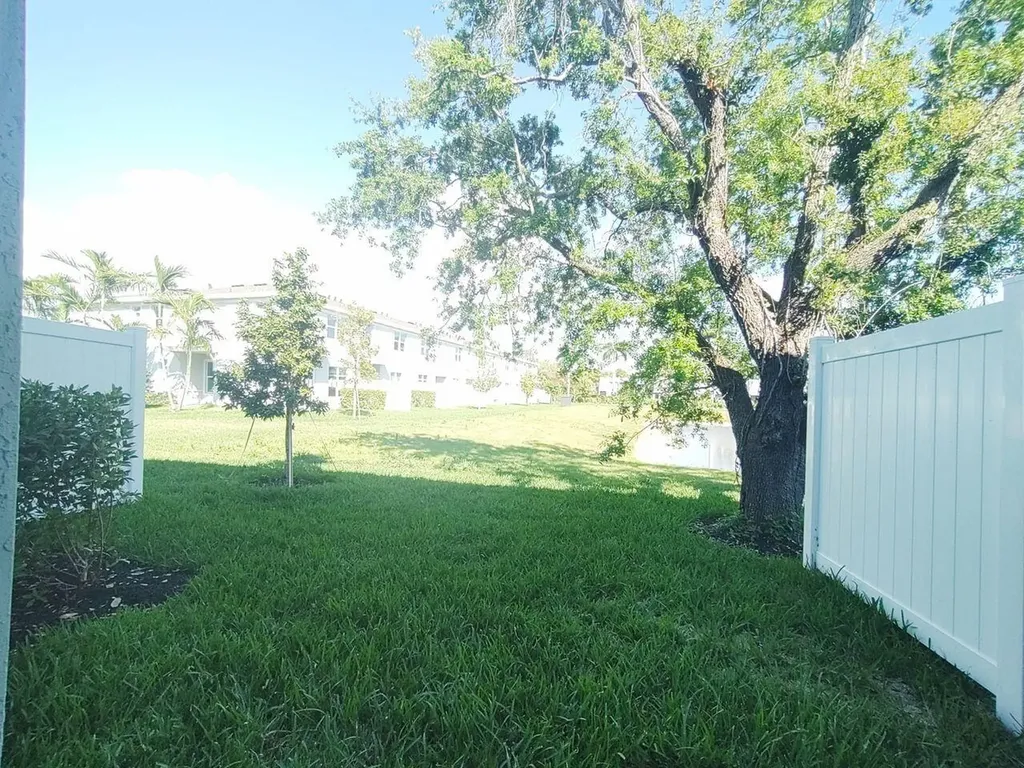 4328 Pond Lily Lane Lake Worth FL 33467