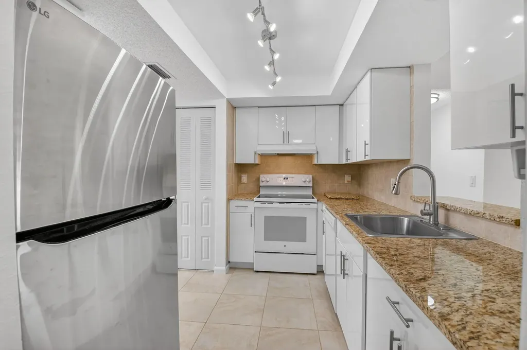 10 Willowbrook Lane Delray Beach FL 33446
