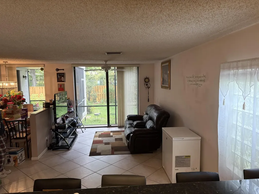 1750 NW 107th Way Plantation FL 33322