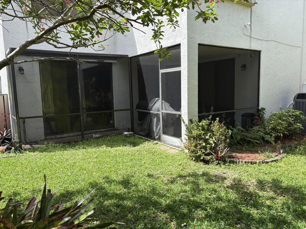 1750 NW 107th Way Plantation FL 33322