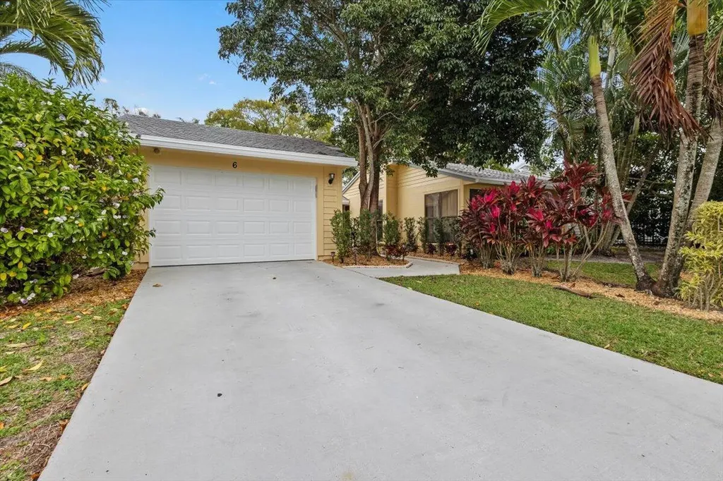 6691 S Pine Court West Palm Beach FL 33418