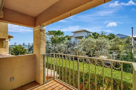 1060 Lake Shore Drive Lake Park FL 33403