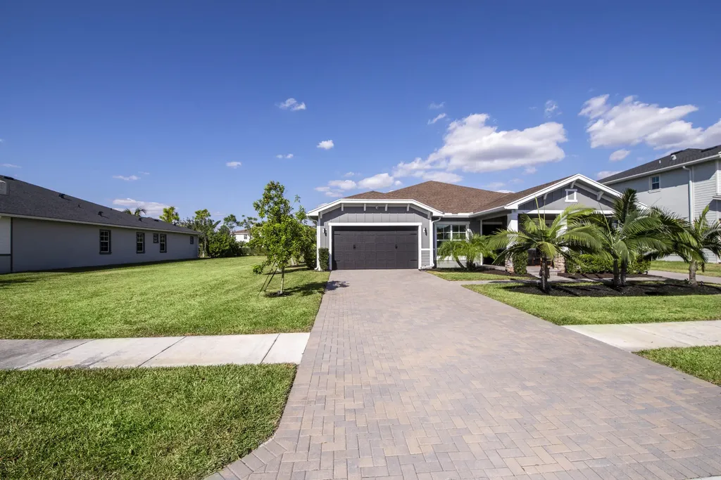 19017 Fly Rod Run The Acreage FL 33470