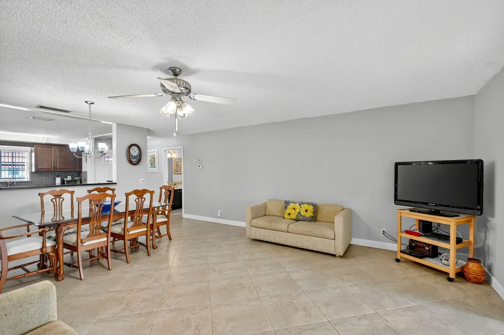 165 Amherst Lane Lake Worth FL 33467