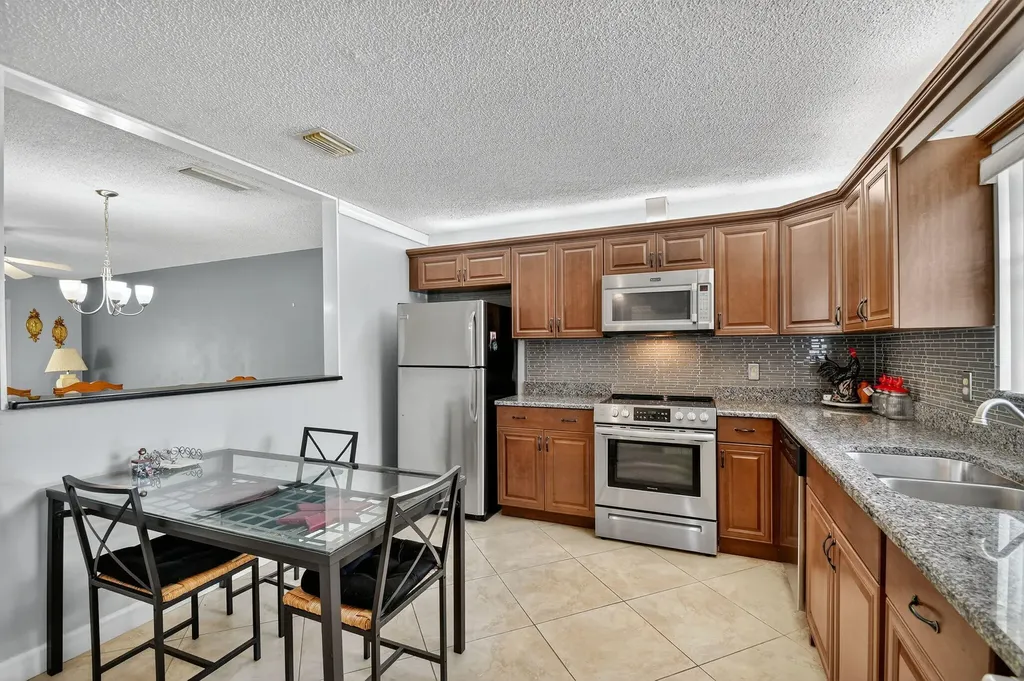 165 Amherst Lane Lake Worth FL 33467