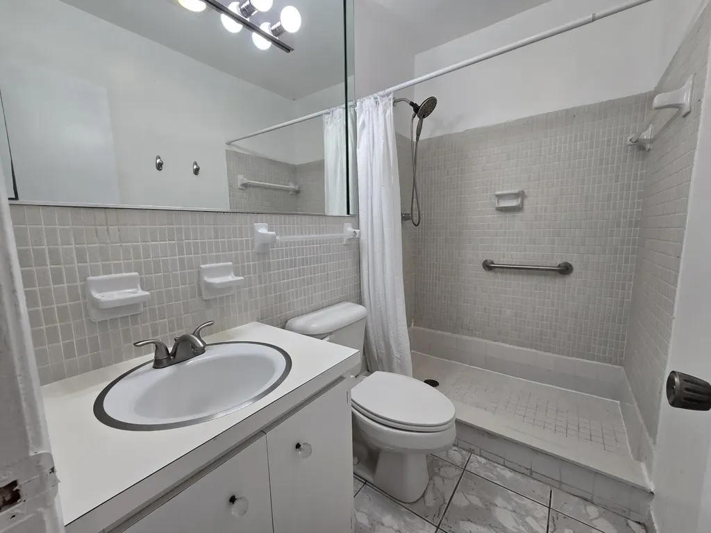 5840 NE 22nd Way Fort Lauderdale FL 33308