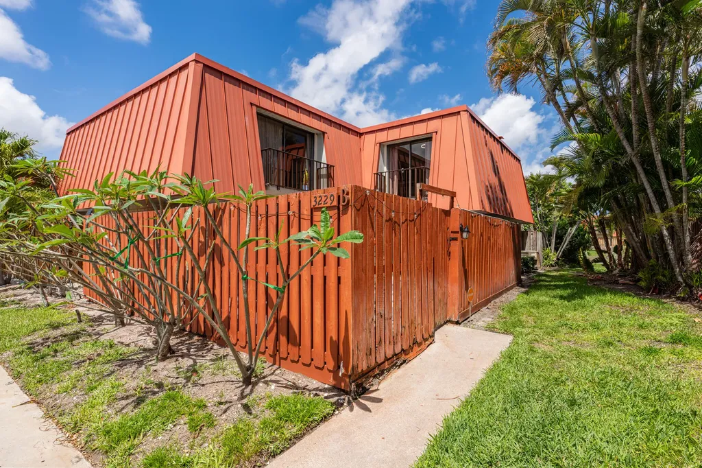 3229 Gardens East Drive Palm Beach Gardens FL 33410