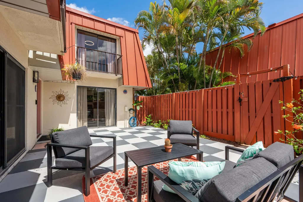 3229 Gardens East Drive Palm Beach Gardens FL 33410