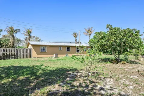 3177 SE Golden Gate Avenue Stuart FL 34997