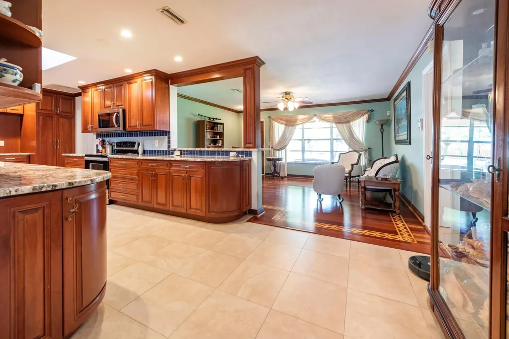 510 S 58th Court Hollywood FL 33023