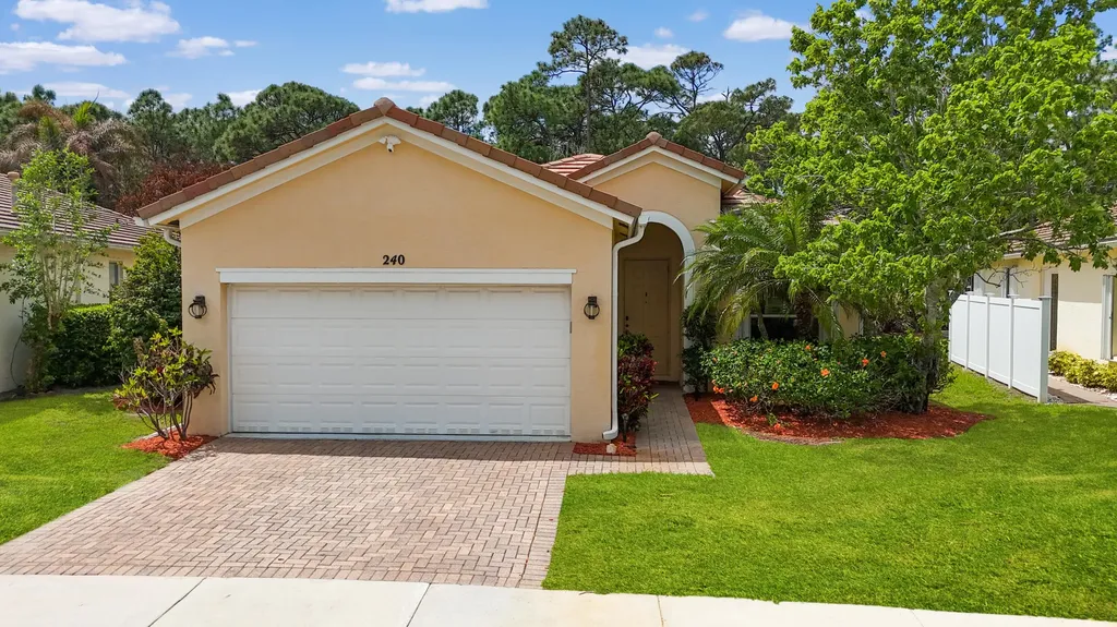 240 SW Coconut Key Way Port St Lucie FL 34986