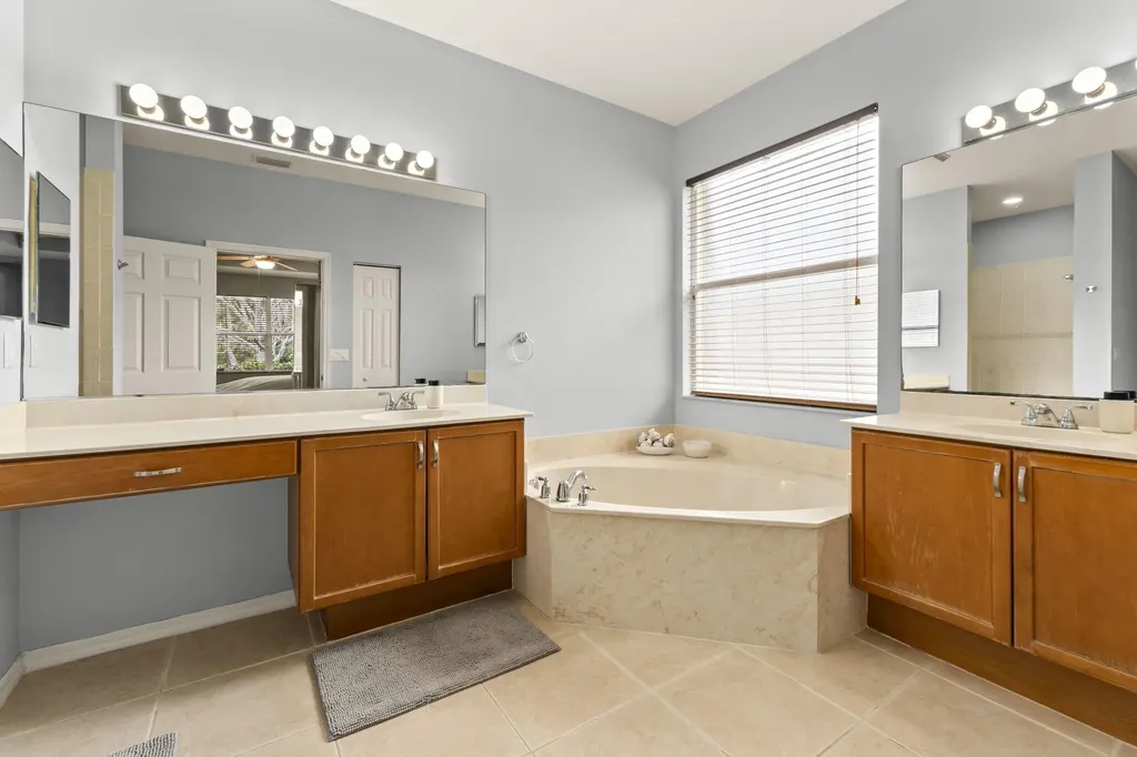 240 SW Coconut Key Way Port St Lucie FL 34986