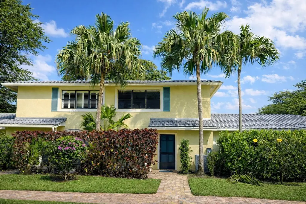 4 Westgate Lane Boynton Beach FL 33436