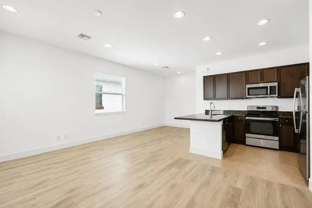 6044 Curie Place Palm Beach Gardens FL 33418