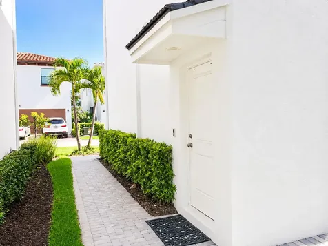 6044 Curie Place Palm Beach Gardens FL 33418