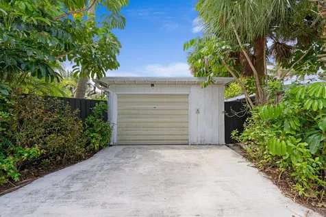 1828 N Ocean Breeze Lake Worth Beach FL 33460