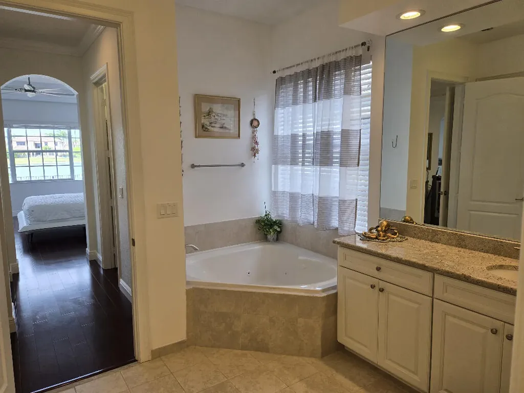 10311 Peninsula Place Parkland FL 33076