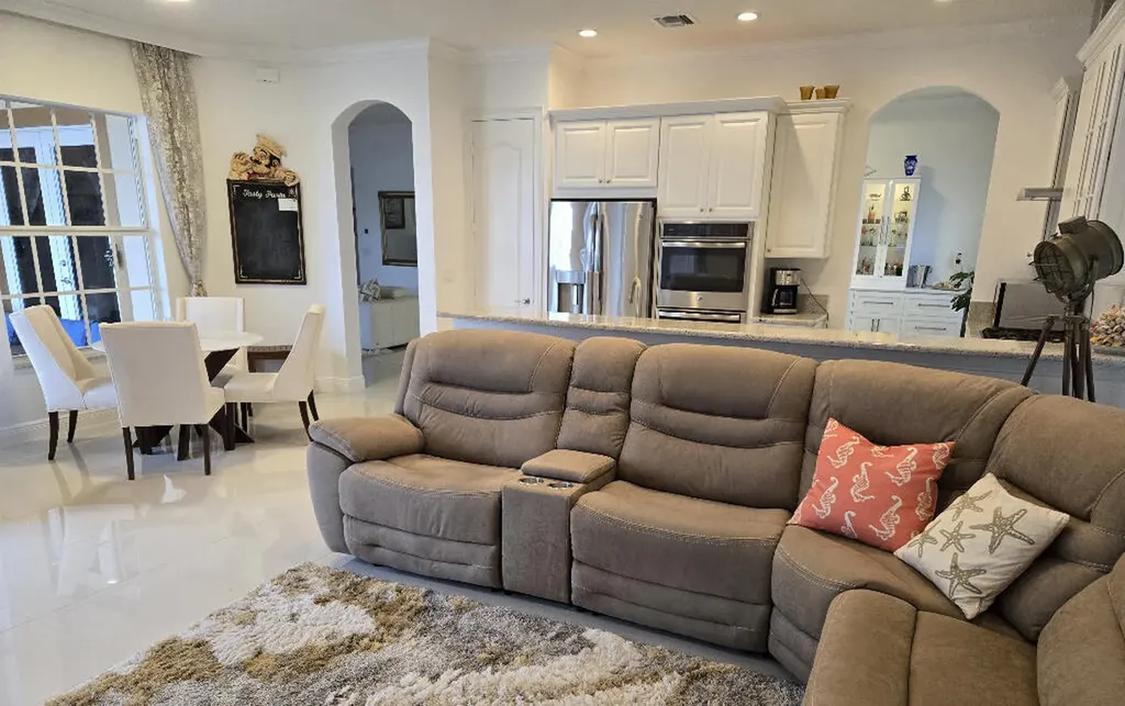 10311 Peninsula Place Parkland FL 33076