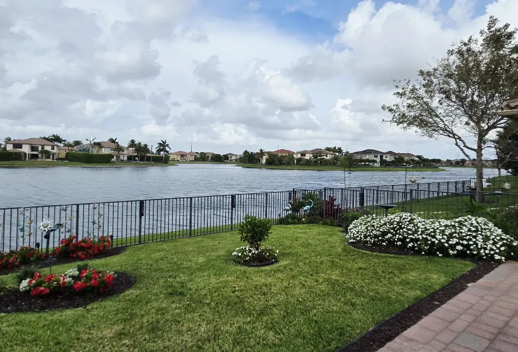 10311 Peninsula Place Parkland FL 33076