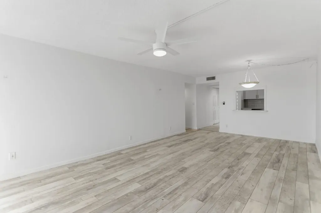 9233 SW 8th Street Boca Raton FL 33428