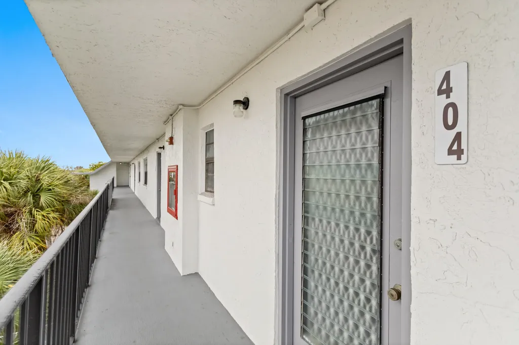9233 SW 8th Street Boca Raton FL 33428