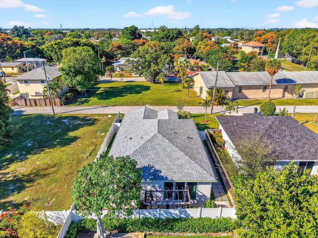 341 Oak Alley Delray Beach FL 33444