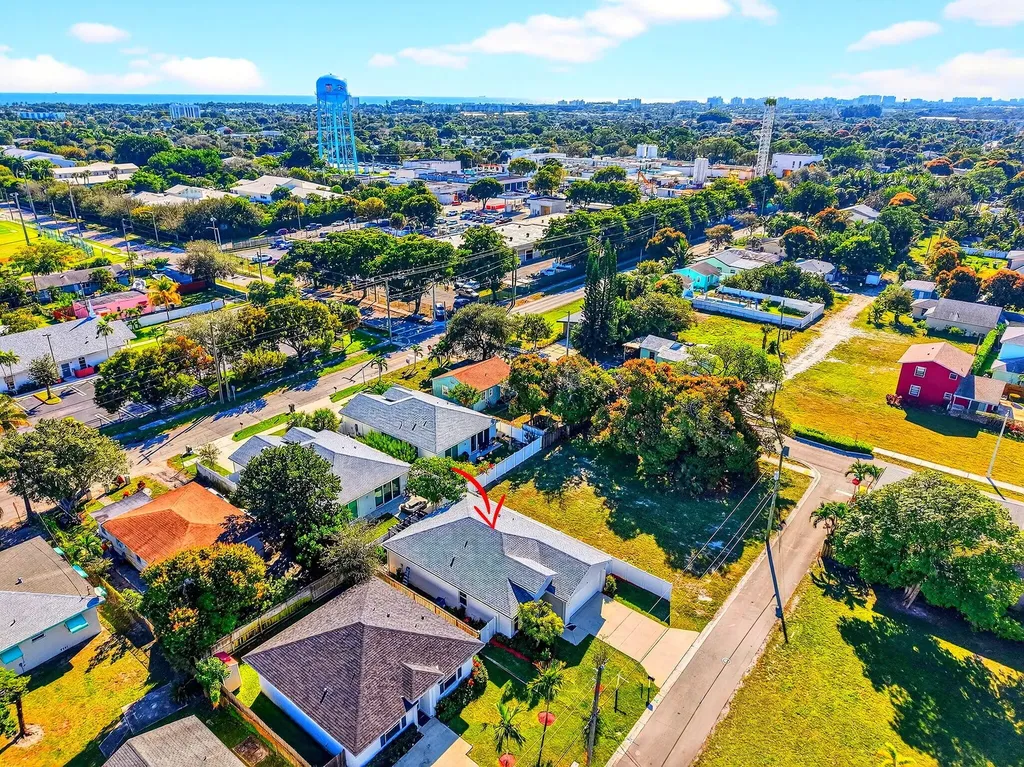 341 Oak Alley Delray Beach FL 33444