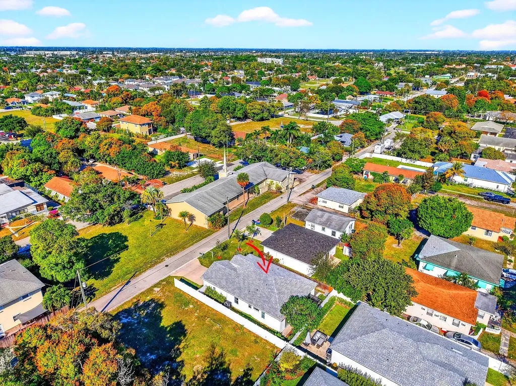 341 Oak Alley Delray Beach FL 33444