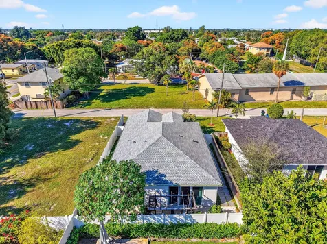 341 Oak Alley Delray Beach FL 33444