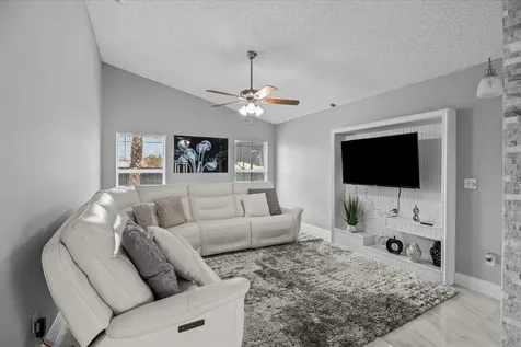 471 NW Sherbrooke Avenue Port St Lucie FL 34983