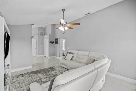 471 NW Sherbrooke Avenue Port St Lucie FL 34983