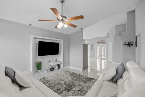 471 NW Sherbrooke Avenue Port St Lucie FL 34983