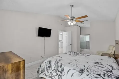 471 NW Sherbrooke Avenue Port St Lucie FL 34983