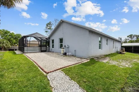 471 NW Sherbrooke Avenue Port St Lucie FL 34983