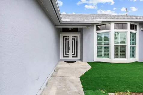 471 NW Sherbrooke Avenue Port St Lucie FL 34983