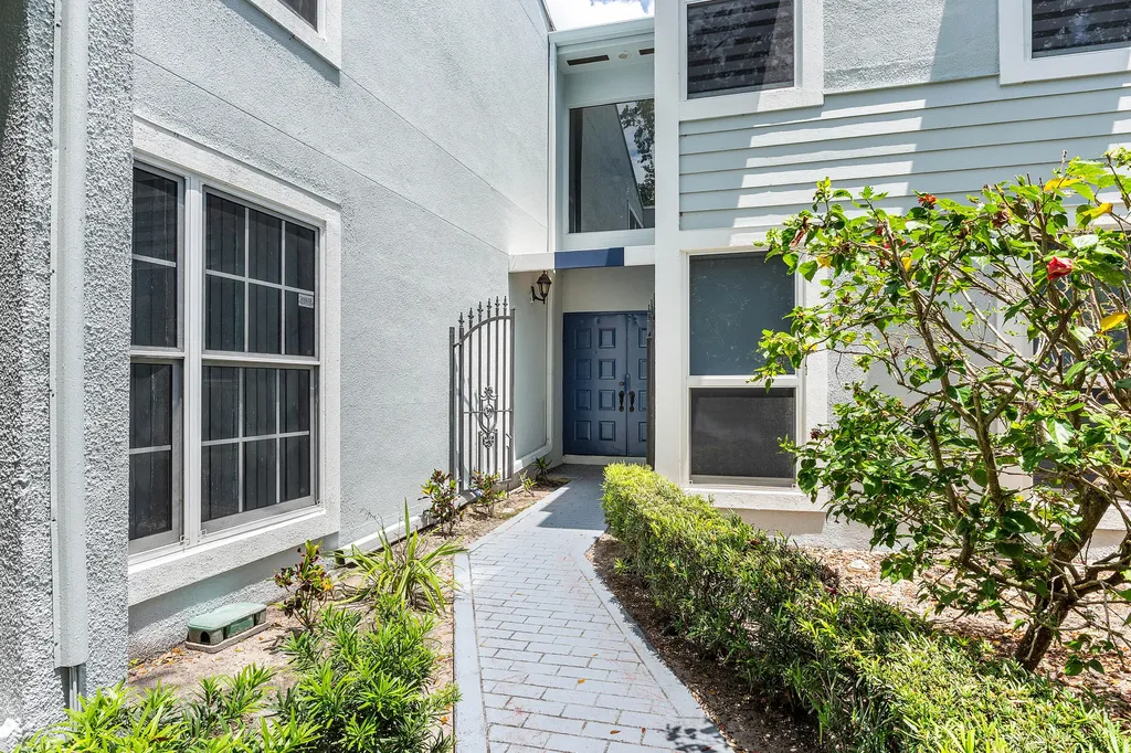 6157 Old Court Road Boca Raton FL 33433